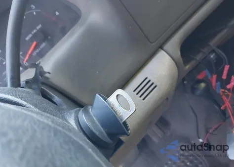 2001 Ford F-250 Lariat/Xl/Xlt из США, поврежденный, VIN 1FTNX21F01EB06288